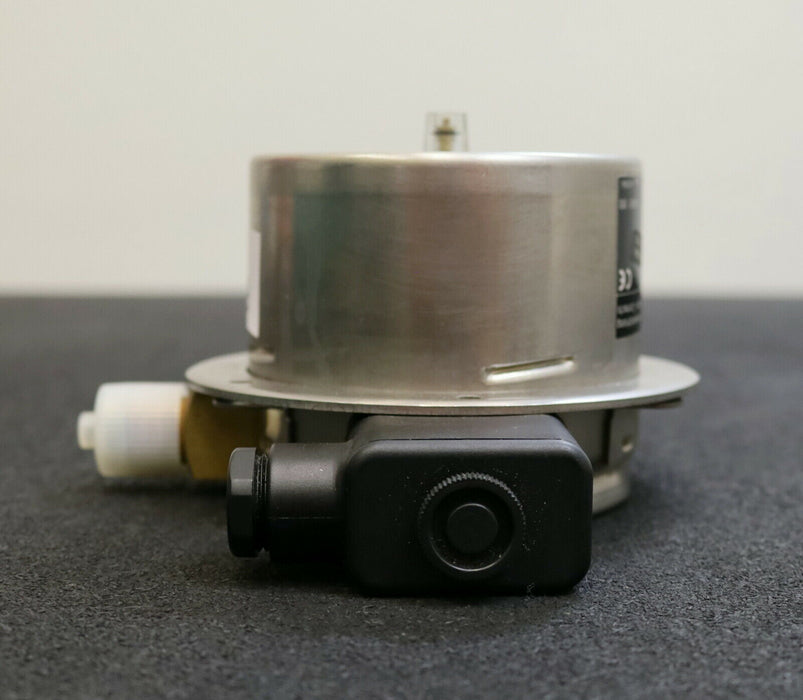 WIKA Druckmessgerät mit Kontakteinrichtung Pressure gauge Art.Nr. 212.20.100