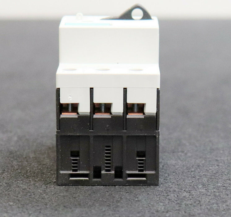 SIEMENS 2 Stück Motorschutzschalter 3RV1011-0GA15 0,45-0,63A 1NO + 1NC