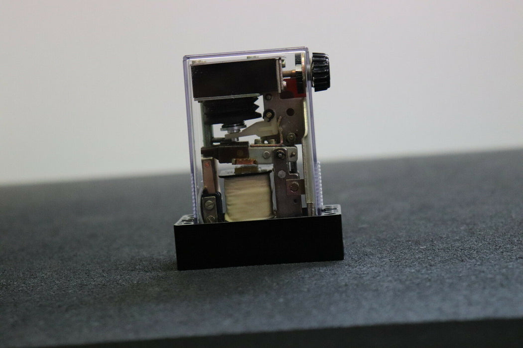 DOLD Zeitrelais VR560 180sec 1US 1U 110VAC 50Hz -unbenutzt