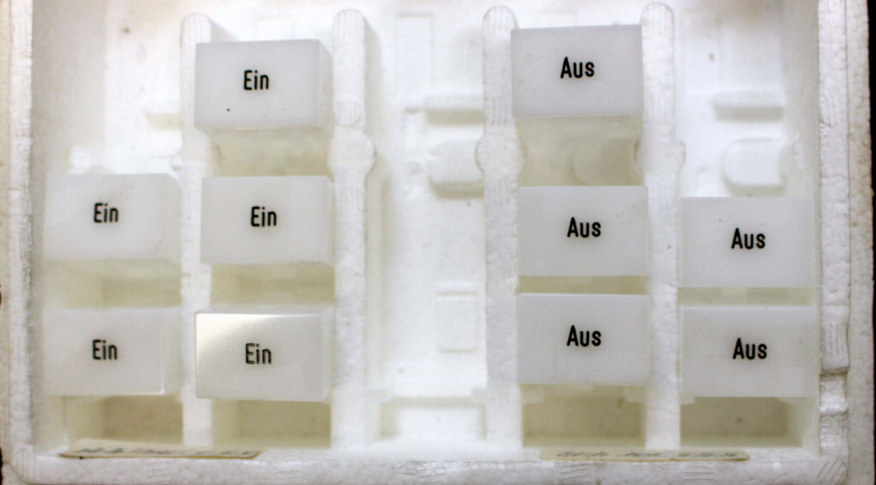 EAO 10 Lampenhalter - Lamp Holder 02-061-001 mit Blenden 5x "Ein" + 5x "Aus"