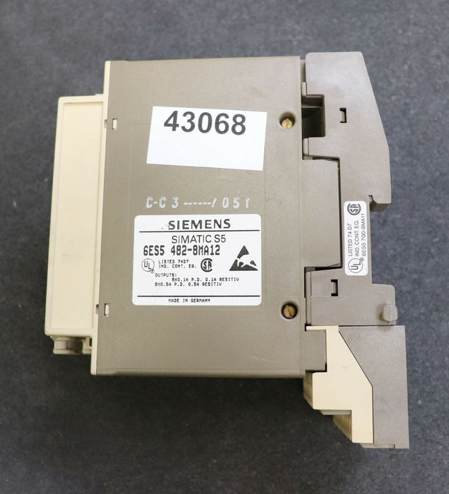 SIEMENS SIMATIC S5 E/A-Baugruppe mit 2 x 6ES5482-8MA12 1 x BUS-MODUL ES5700-8MA1