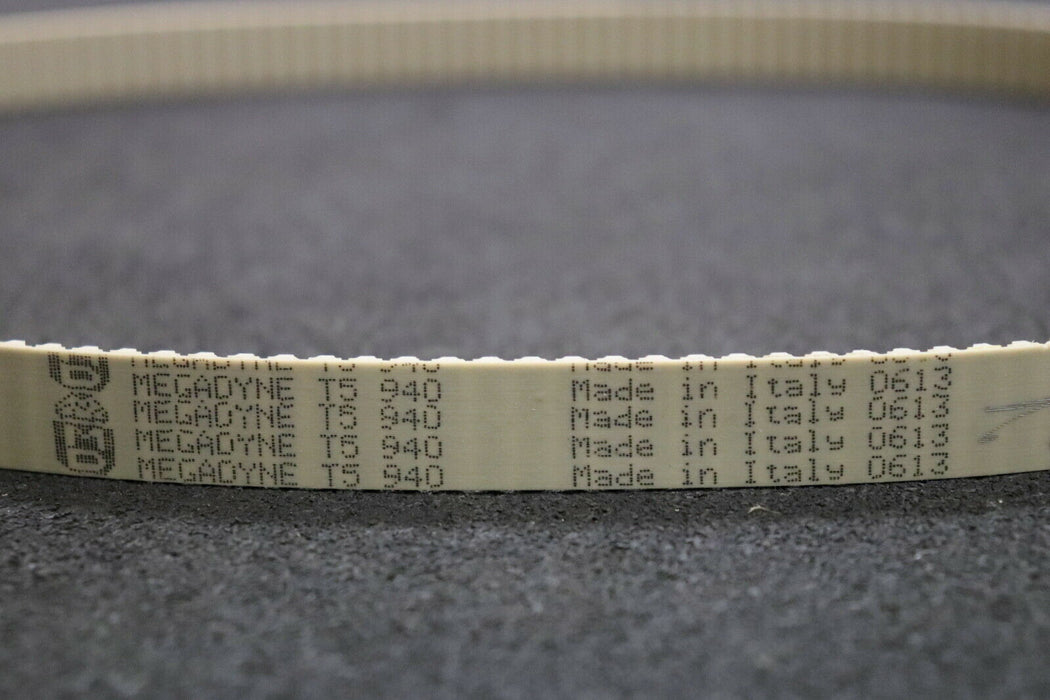 MEGADYNE Zahnriemen T5 940 Länge 940mm Breite 16mm - unbenutzt