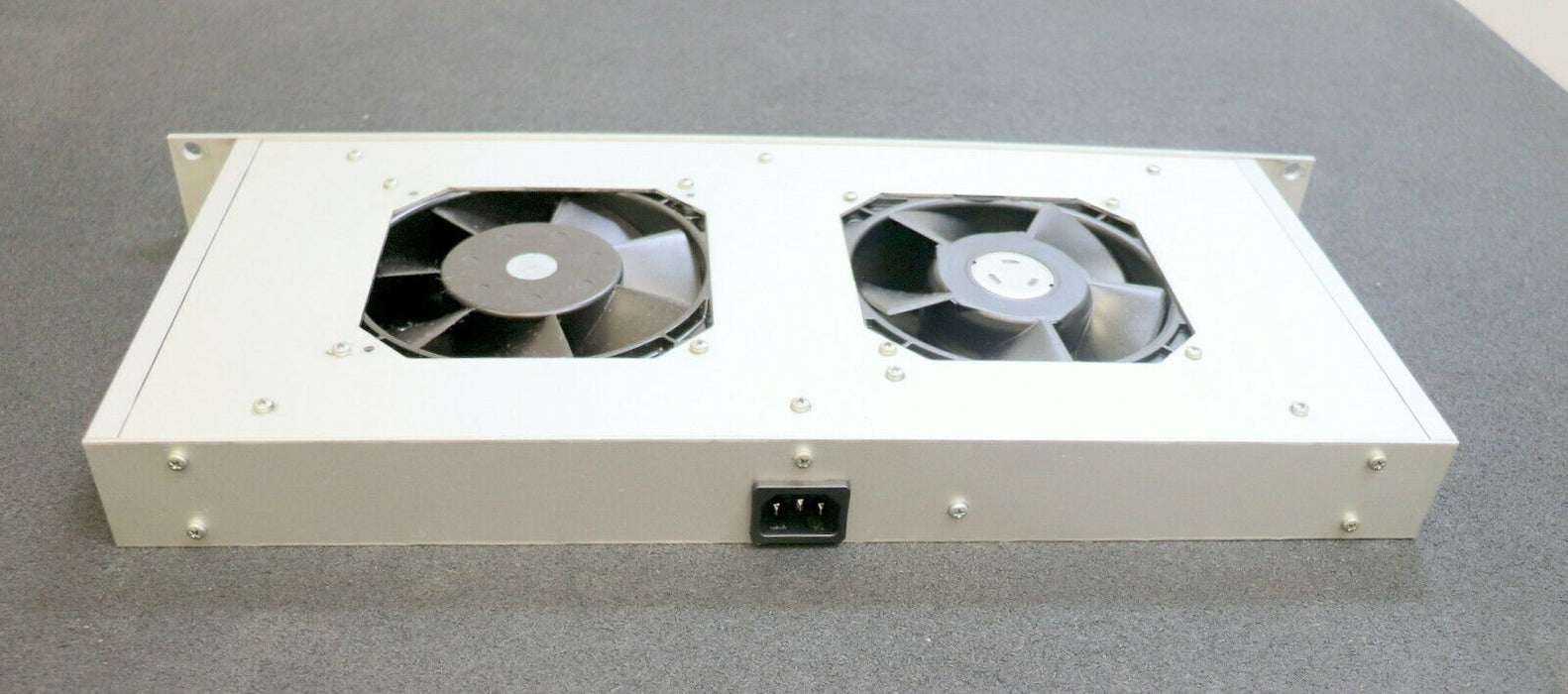 HECKLER & KOCH Rack für CNC 783 4145.035 E leeres Steuerungsmodul 23 Einschübe