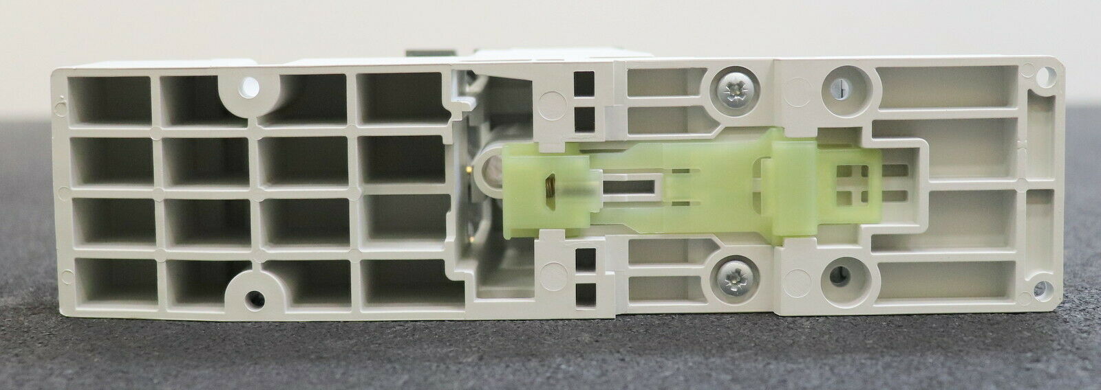 ABB 7,5kW Motorstarter auf Sockel DLA16-30 230/240V 50Hz 240/260V 60Hz AC-3 400V