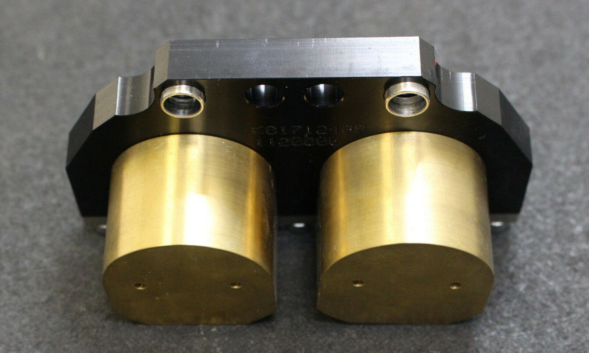 STÄUBLI SPM08 1 Set Pneumatik- und Flüssigkeitsmodul + Halterung für Roboter