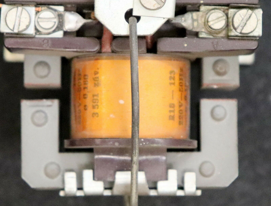 VEB Est Magnetschalter Schalteinheit R10 mit Spule R10-123 6A 380VAC Spule 220V