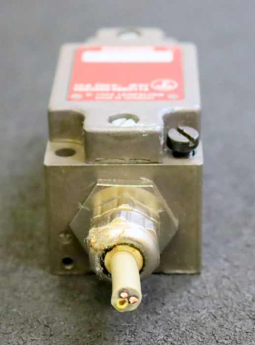 EUCHNER Sicherheitsschalter NZ1W0-528 C782 250VAC 10A IP67 gebraucht