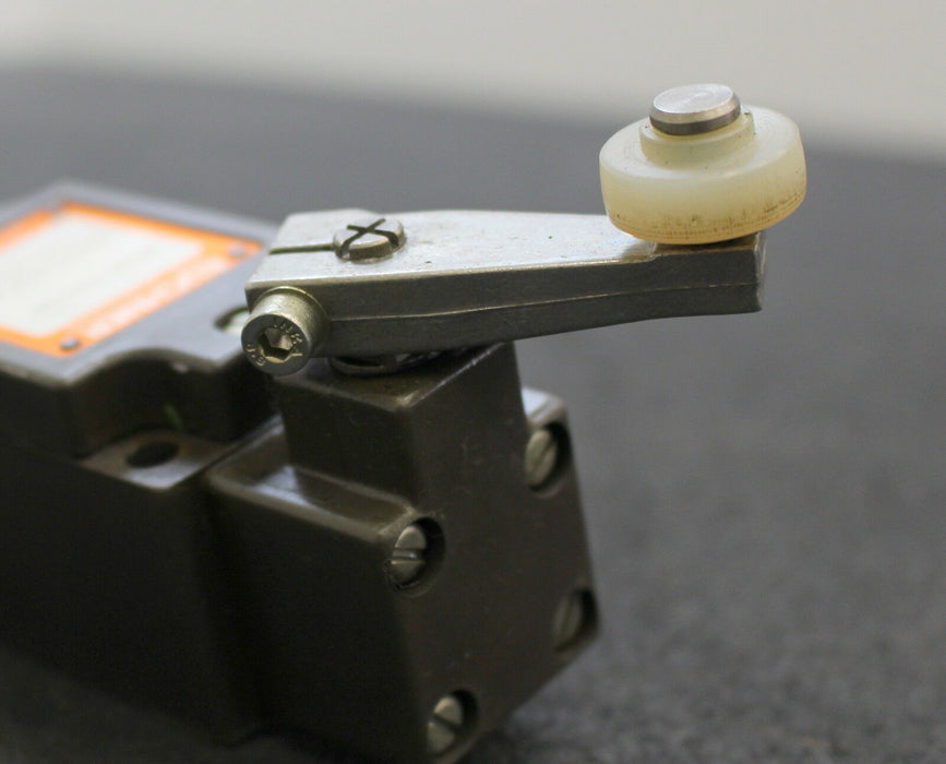 EUCHNER Positionsschalter NG2HB-510 C876 10A 250VAC gebraucht