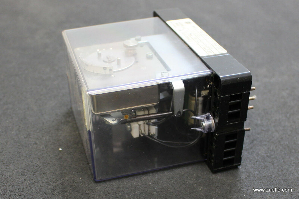 SCHLEICHER Zeitrelais MZU 131-B GZ8 110VAC 50/60Hz 1-10s 500W 380VACmax. 6Amax