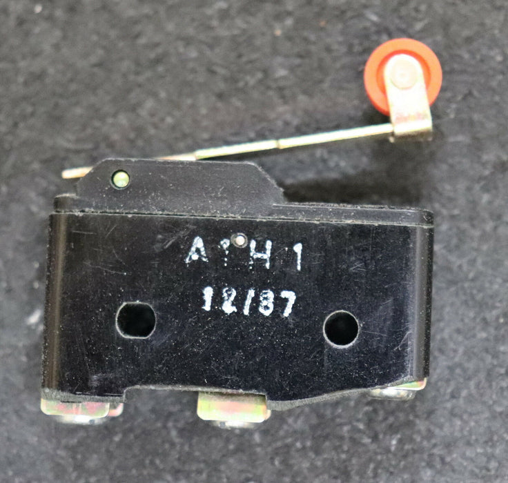 ROBOTRON DDR 10 Stück Industriemikrotaster Typ: A1 H1 Schutzgrad: IP40 & IP00