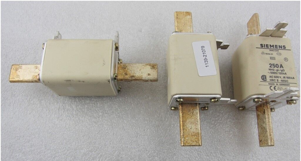 Siemens Sicherung 3NA13244 -250A/500V/120k.A. / NH2 / AC 600V-IR 100kA