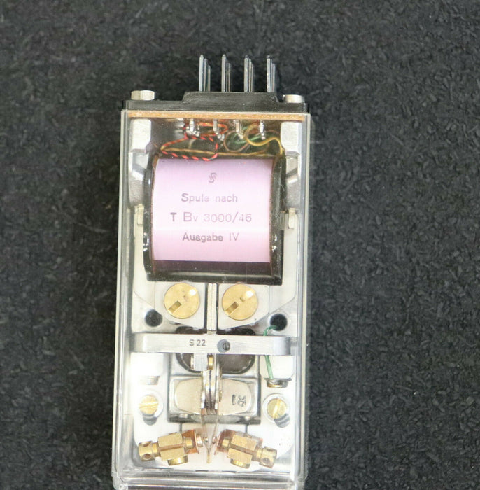 SIEMENS Kleinpolrelais T.rls 67u T.Bv.3702/46 P1-Kappe 8R12 3000/46 ohne Zapfen