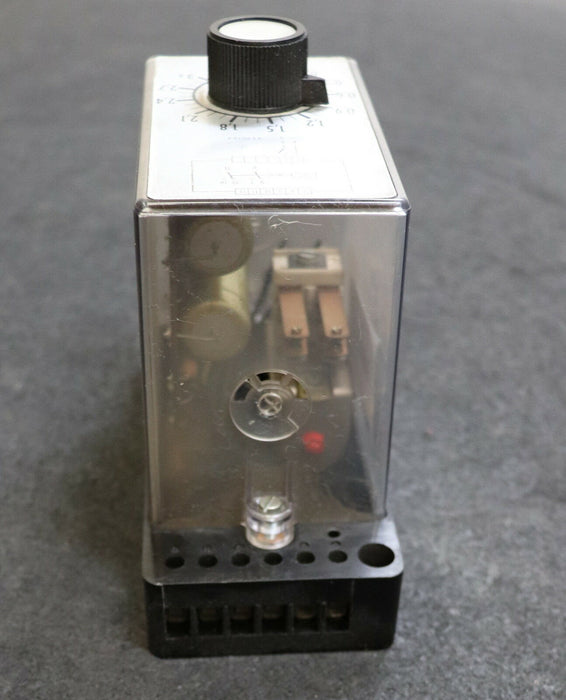 SCHLEICHER Schaltrelais MZC 120 L710 127 220VAC 50/60Hz 0,1-3s max. 500W/380VAC