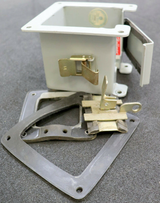 HOFFMAN Wireway, steel, Reducer Cat. No. F-44LRE22 Type 12 Lay-In 4" to 2 1/2"