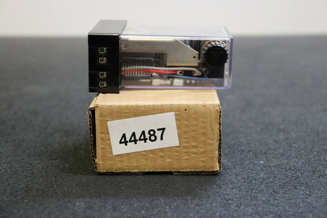 DOLD Zeitrelais VR560 180sec 1US 1U 110VAC 50Hz -unbenutzt