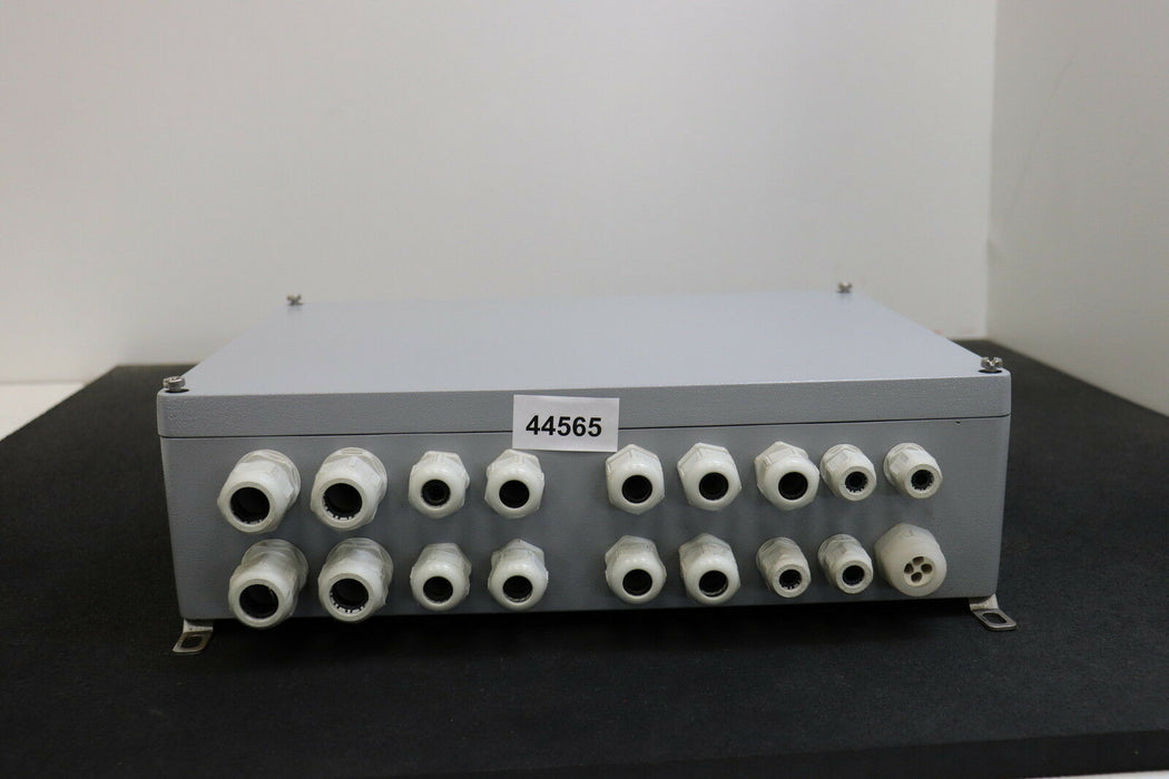 SIEMENS Industriegehäuse Gussgehäuse für Elektroinstallation mit 18 Ausgängen