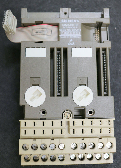 SIEMENS SIMATIC S5 E/A-Baugruppe mit 2 x 6ES5482-8MA12 1 x BUS-MODUL ES5700-8MA1