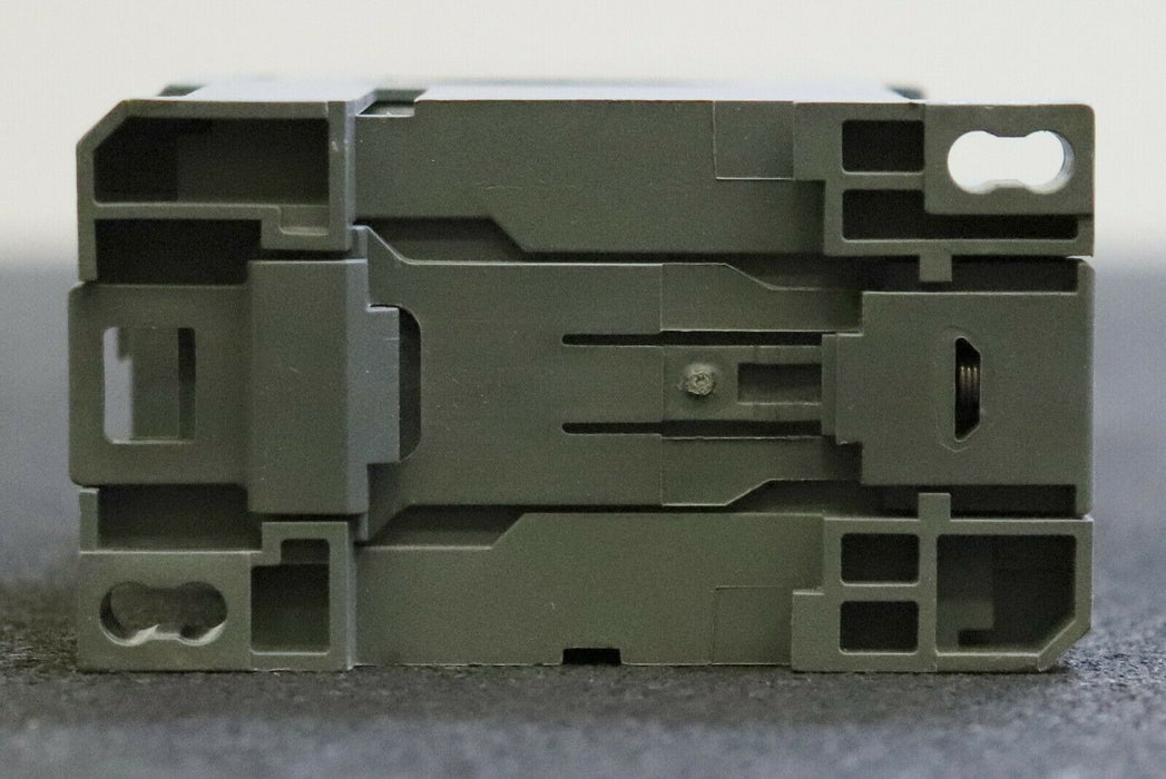 ABB Hilfsschütz KC44E Spule 24VDC Ith=10A 690VAC AC-15 FPH1423001R0441