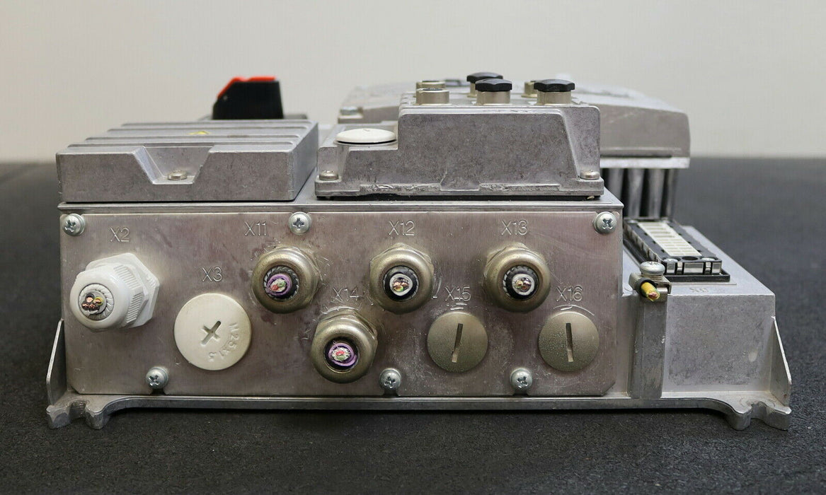 SEW Feldverteiler MFP32D/MM03C-503-00/Z28F 0/AF0 mit Frequenzumrichter 08241155