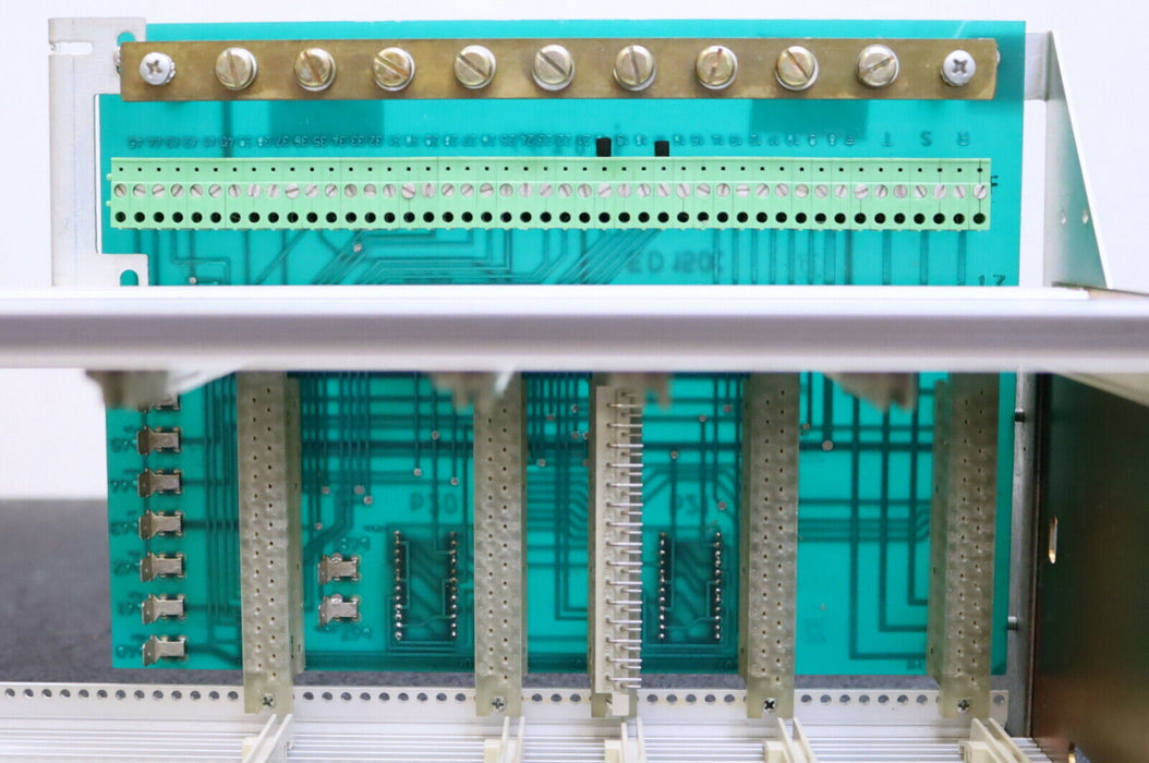 BARMAG BELTRO-DRIVE EYV133-0-302 Rack mit ED150C ohne Einschubplatinen gebraucht