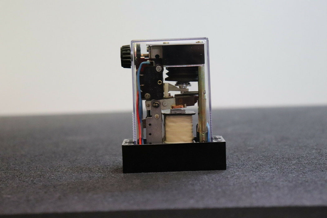 DOLD Zeitrelais VR560 180sec 1US 1U 110VAC 50Hz -unbenutzt