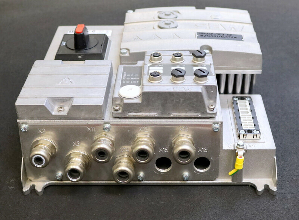 SEW Feldverteiler MFP32D/MM03D-503-00/Z28F 0/AF0 + Frequenzumrichter 18214991