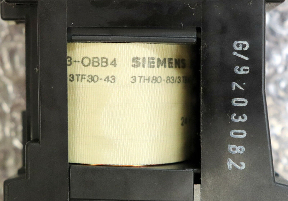 SIEMENS Leistungs-Schütz 3TH4262-0B Typ 44E Spulenspannung 24VDC 6S + 2Ö 6NO+2NC