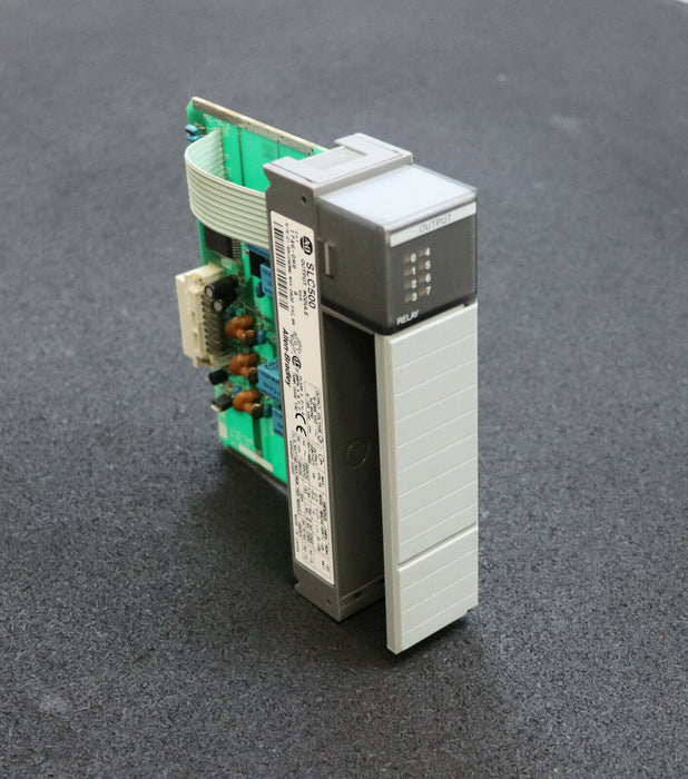 ALLEN BRADLEY Output module RELAY SLC500 CAT. 1746-OW8 Ser. A - gebraucht