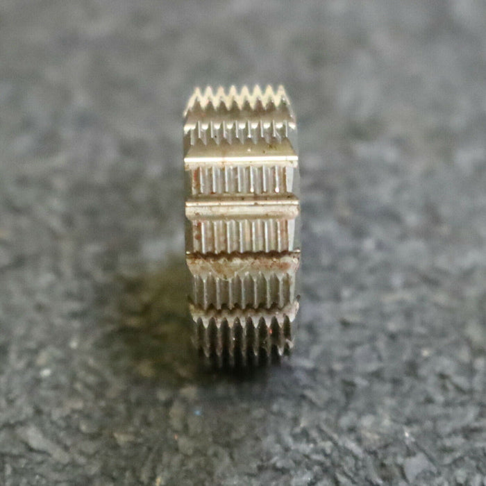 MIKRON Wälzfräser No. 45086 - Ø18x7xØ8mm 1gg. Rechts 15 Spanuten