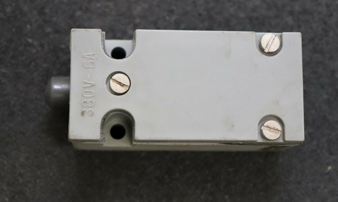 ROBOTRON DDR 4 Stück Endbegrenzungsschalter Mikroschalter Taster KU1 380V 6A