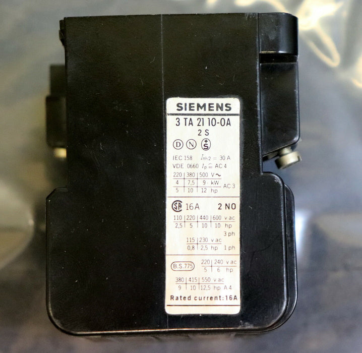 SIEMENS Schütz 16A 3TA2110-0A 550VAC 2S 2NO gebraucht