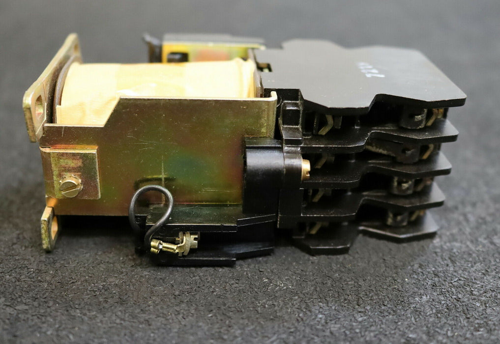 BBC Hilfsschütz HSC 53 Spulenspannung 220VDC GHH1326806V05S 3Ö unbenutzt in OVP