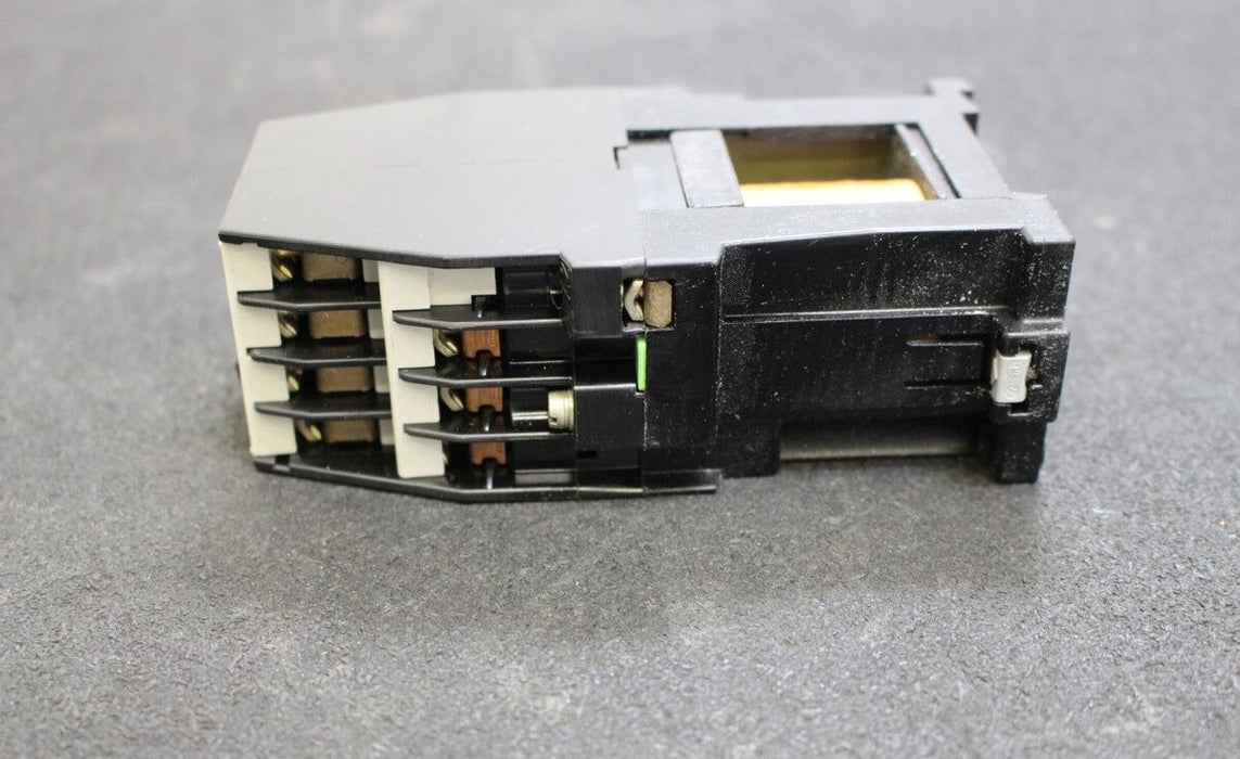 SIEMENS Wechselstrom-Schütz 3TB4017-0BD4 - 42VDC - 4KW