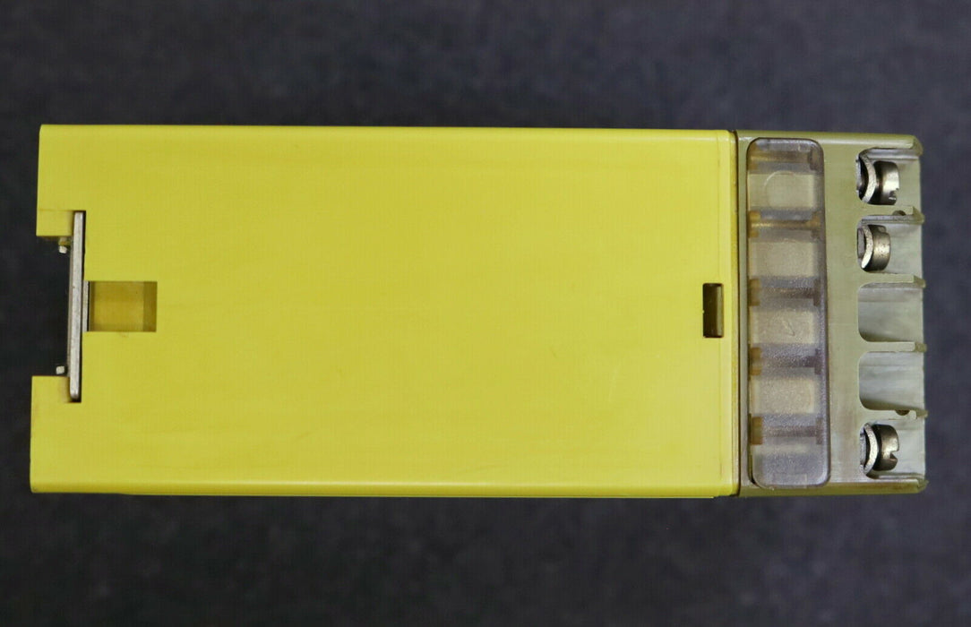 PILZ Zeitrelais PA-1S Art.Nr. 445350 PA-1S/10/110V~/1u T = 0,04-10sec. gebraucht