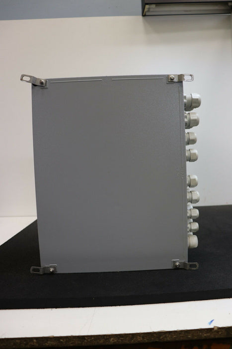 SIEMENS Industriegehäuse Gussgehäuse für Elektroinstallation mit 18 Ausgängen