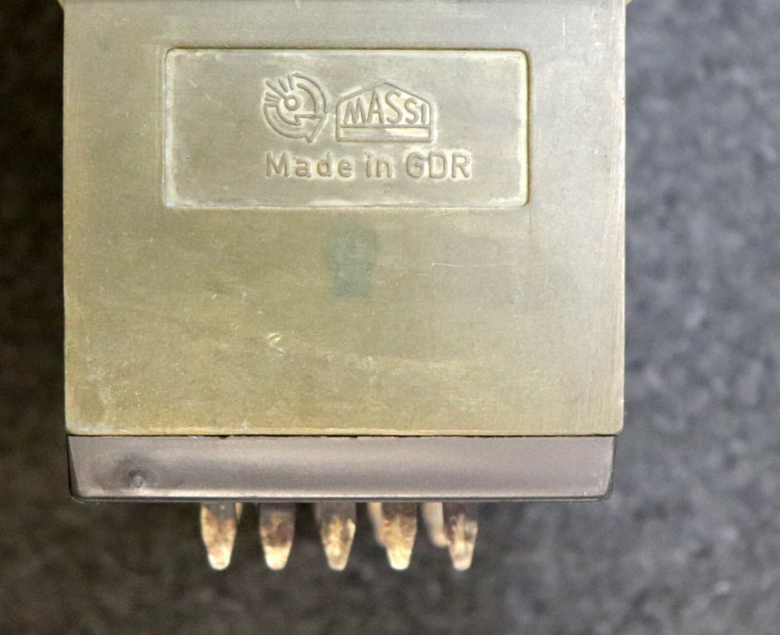 MASSI DDR Stundenzähler ZLV 242 24VDC 30 Imp/s gebraucht