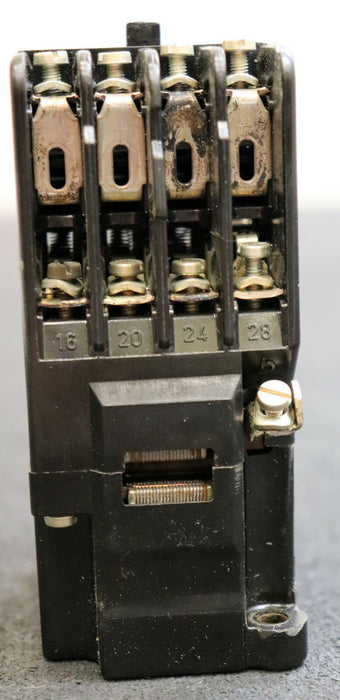 SIEMENS Schütz 3TA6106-0A 7S + 1Ö 7NO + 1NC Ith=16A 220V 50Hz gebraucht