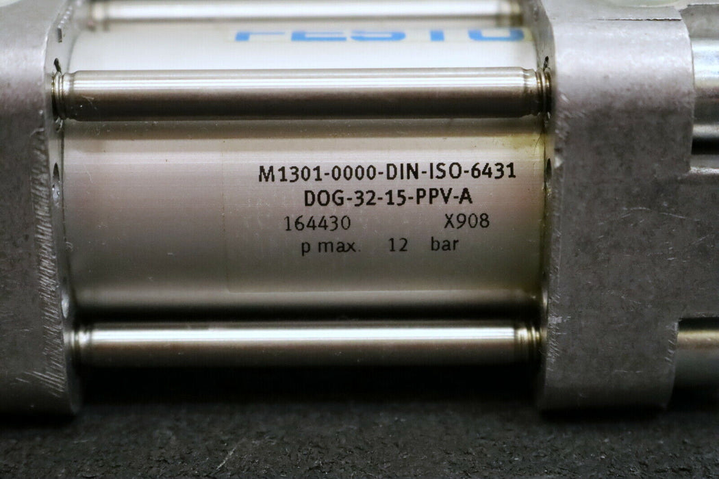 FESTO Pneumatikzylinder DOG-32-15-PPV-A Art.Nr. 164430 pmax= 12bar Kolben-Ø 32mm