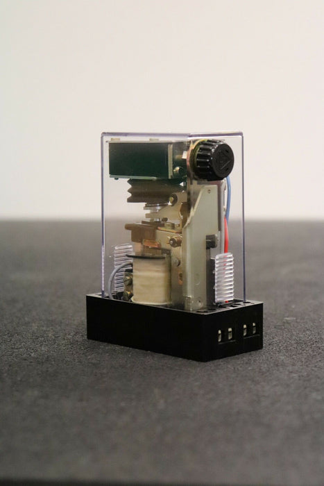 DOLD Zeitrelais VR560 180sec 1US 1U 110VAC 50Hz -unbenutzt