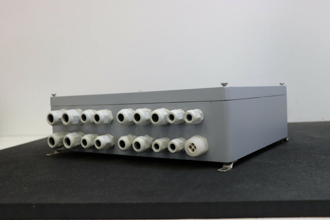 SIEMENS Industriegehäuse Gussgehäuse für Elektroinstallation mit 18 Ausgängen