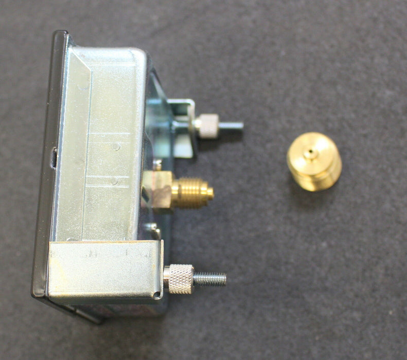 WIKA Manometer + Adapter 1/2" - 214.96x96 - 0-16bar - Nr. 9032746