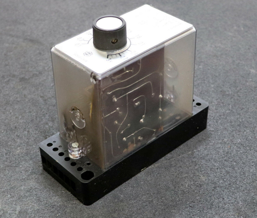 SCHLEICHER Schaltrelais MZC 120 L710 127 220VAC 50/60Hz 0,1-3s max. 500W/380VAC