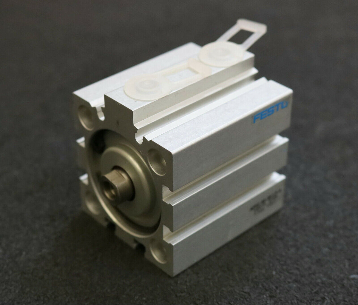 FESTO Kompaktzylinder EMMZ-10-5-P-A – 158662, Pmax 10 Bar, Unbenutzt, Made In Germany