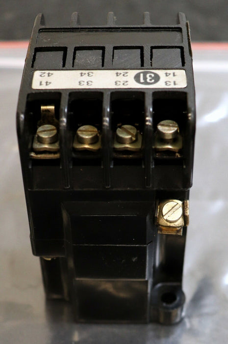 SIEMENS Schütz Ith=16A 3TA6801-0A Spule 220V 50Hz 3S + 1Ö 3NO + 1NC gebraucht