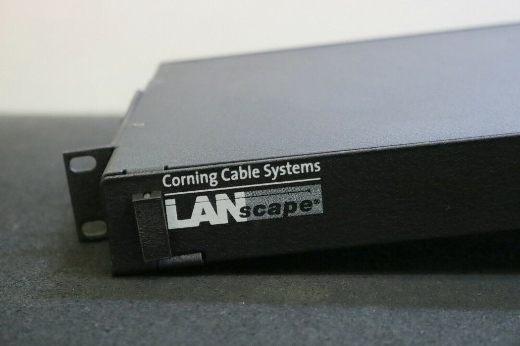 CORNING Connector Housing CCH-01U 1U CLOSET CONN F/2 Panels Gehäuse 43x31cm used