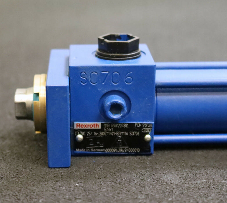 REXROTH Differentialzylinder hydraulic cylindre R901207881 CD 70C 25/16 200Z11