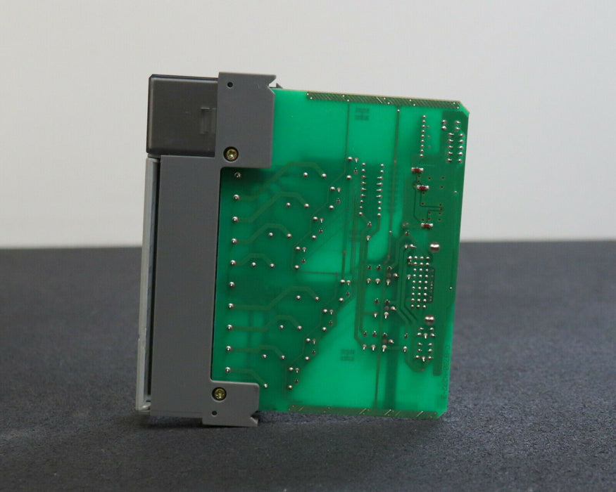 ALLEN BRADLEY Output module RELAY SLC500 CAT. 1746-OW8 Ser. A - gebraucht