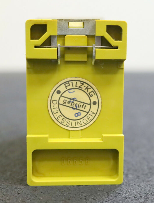 PILZ Zeitrelais PA-1S Art.Nr. 445350 PA-1S/10/110V~/1u T = 0,04-10sec. gebraucht