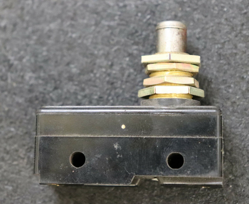 OMRON DDR 3 Stück Mikroschalter Taster 2 x 2747ZN 1 x 2637ZN