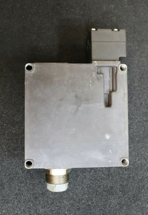 EUCHNER Sicherheitsschalter 24VAC/DC TZ1LE024SR6 gebraucht